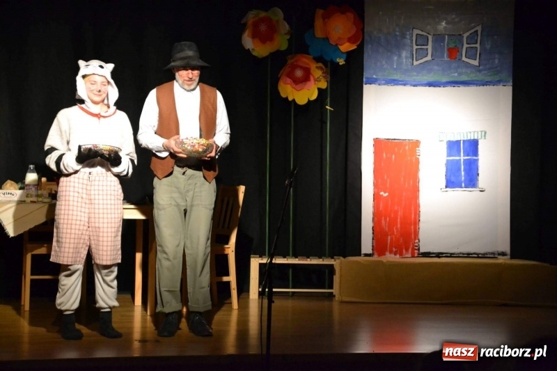 Zdjęcie w galerii na portalu naszraciborz.pl: Jak znalazłem Findusa - premiera spektaklu na Zamku Piastowskim  wiadomości z regionu