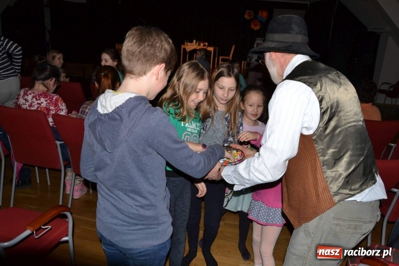 Zdjęcie w galerii na portalu naszraciborz.pl: Jak znalazłem Findusa - premiera spektaklu na Zamku Piastowskim  wiadomości z regionu