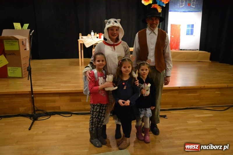 Zdjęcie w galerii na portalu naszraciborz.pl: Jak znalazłem Findusa - premiera spektaklu na Zamku Piastowskim  wiadomości z regionu