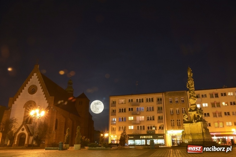 Zdjęcie w galerii na portalu naszraciborz.pl: Super Księżyc 2019 nad Raciborzem!  wiadomości z regionu