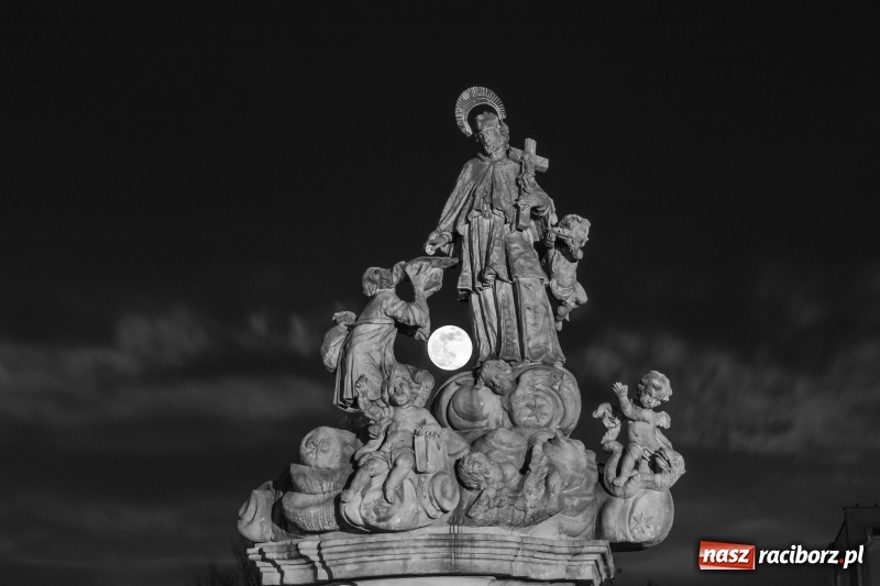 Zdjęcie w galerii na portalu naszraciborz.pl: Super Księżyc 2019 nad Raciborzem!  wiadomości z regionu