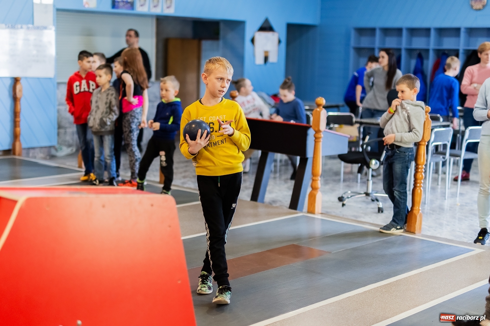 Zdjęcie w galerii na portalu naszraciborz.pl: Turniej kręglarski w ramach akcji Zima w Mieście wiadomości z regionu