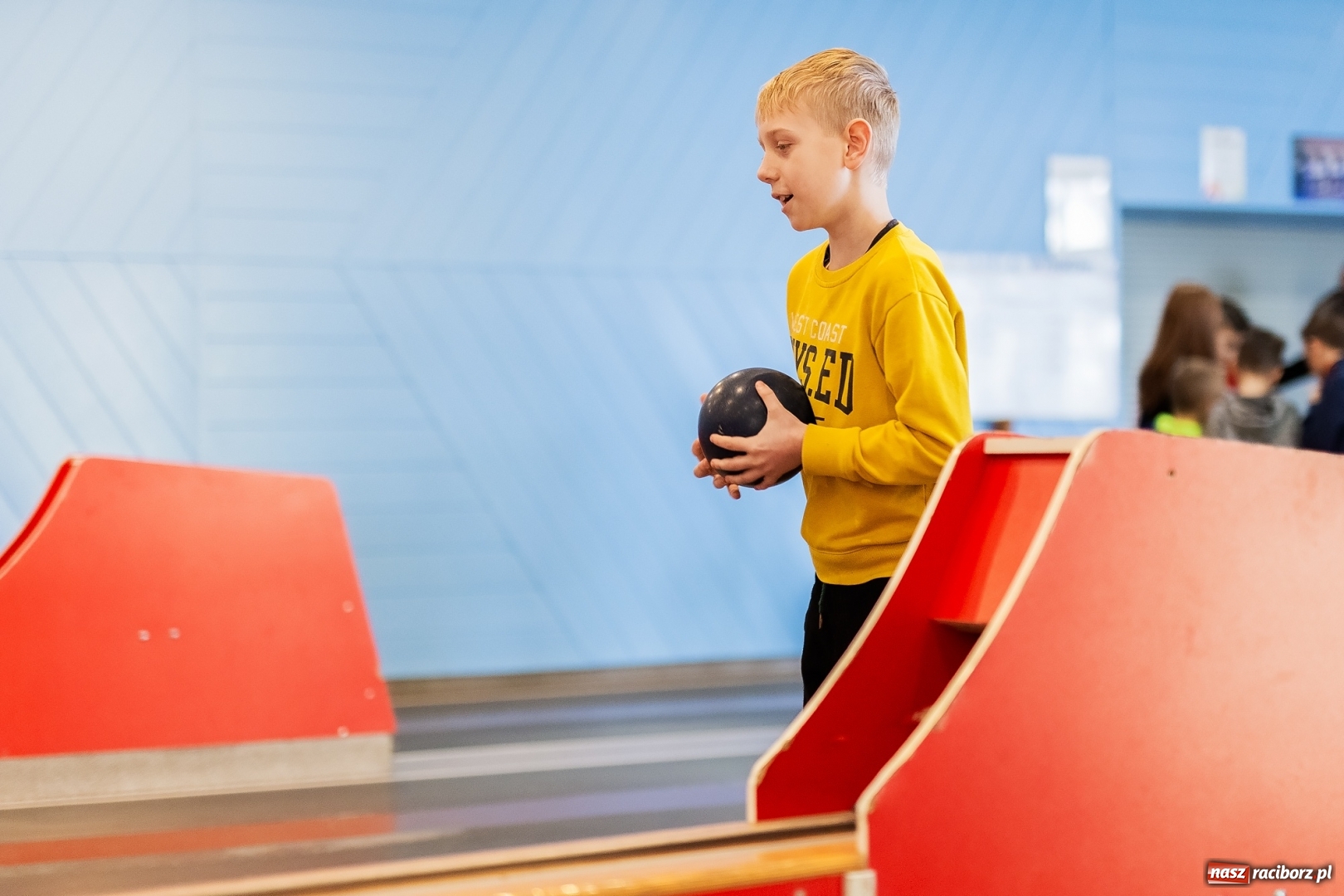 Zdjęcie w galerii na portalu naszraciborz.pl: Turniej kręglarski w ramach akcji Zima w Mieście wiadomości z regionu