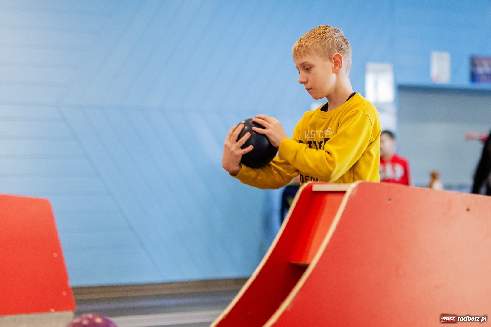 Zdjęcie w galerii na portalu naszraciborz.pl: Turniej kręglarski w ramach akcji Zima w Mieście wiadomości z regionu