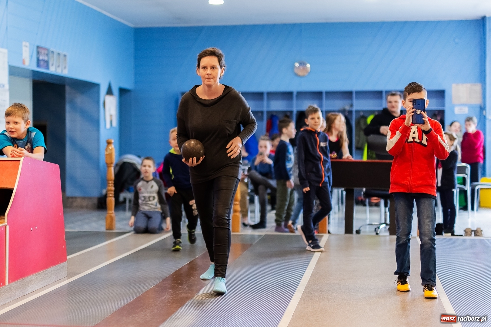 Zdjęcie w galerii na portalu naszraciborz.pl: Turniej kręglarski w ramach akcji Zima w Mieście wiadomości z regionu