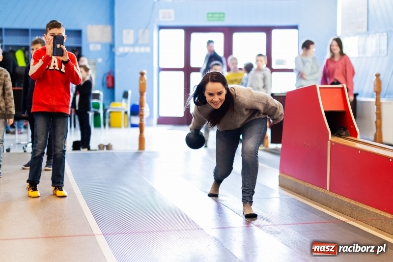 Zdjęcie w galerii na portalu naszraciborz.pl: Turniej kręglarski w ramach akcji Zima w Mieście wiadomości z regionu