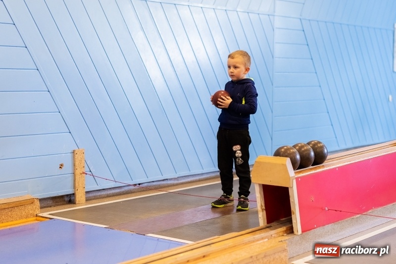 Zdjęcie w galerii na portalu naszraciborz.pl: Turniej kręglarski w ramach akcji Zima w Mieście wiadomości z regionu