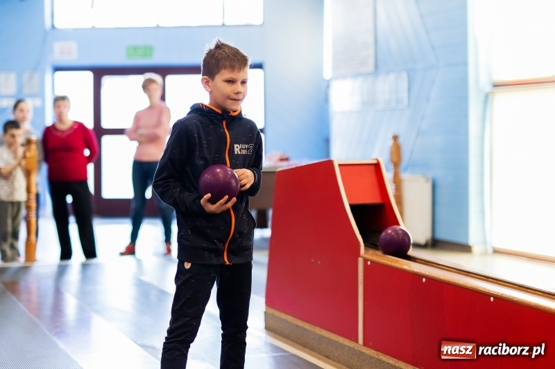 Zdjęcie w galerii na portalu naszraciborz.pl: Turniej kręglarski w ramach akcji Zima w Mieście wiadomości z regionu