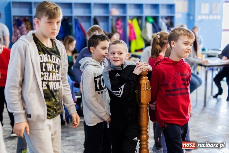 Zdjęcie w galerii na portalu naszraciborz.pl: Turniej kręglarski w ramach akcji Zima w Mieście wiadomości z regionu