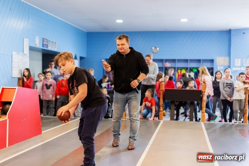 Zdjęcie w galerii na portalu naszraciborz.pl: Turniej kręglarski w ramach akcji Zima w Mieście wiadomości z regionu