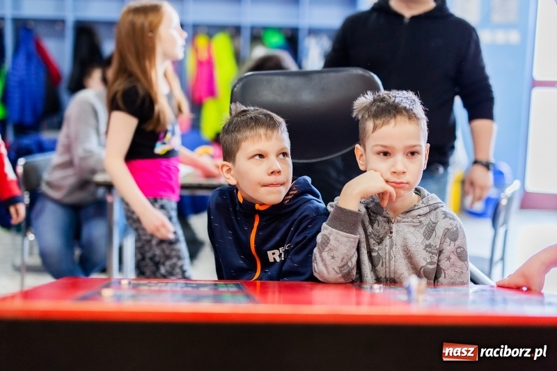 Zdjęcie w galerii na portalu naszraciborz.pl: Turniej kręglarski w ramach akcji Zima w Mieście wiadomości z regionu