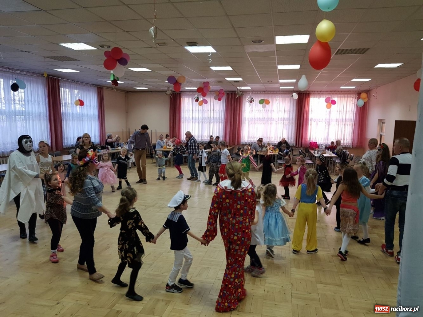 Zdjęcie w galerii na portalu naszraciborz.pl: Księżniczki i potwory w Bojanowie, czyli bal przebierańców w Domu Kultury wiadomości z regionu