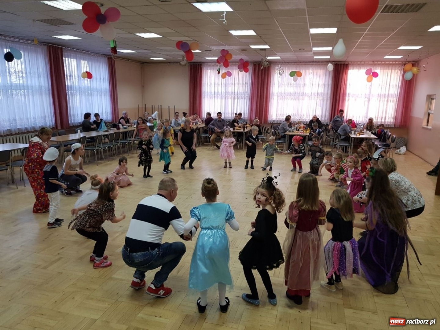 Zdjęcie w galerii na portalu naszraciborz.pl: Księżniczki i potwory w Bojanowie, czyli bal przebierańców w Domu Kultury wiadomości z regionu