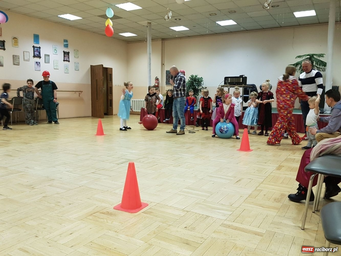 Zdjęcie w galerii na portalu naszraciborz.pl: Księżniczki i potwory w Bojanowie, czyli bal przebierańców w Domu Kultury wiadomości z regionu