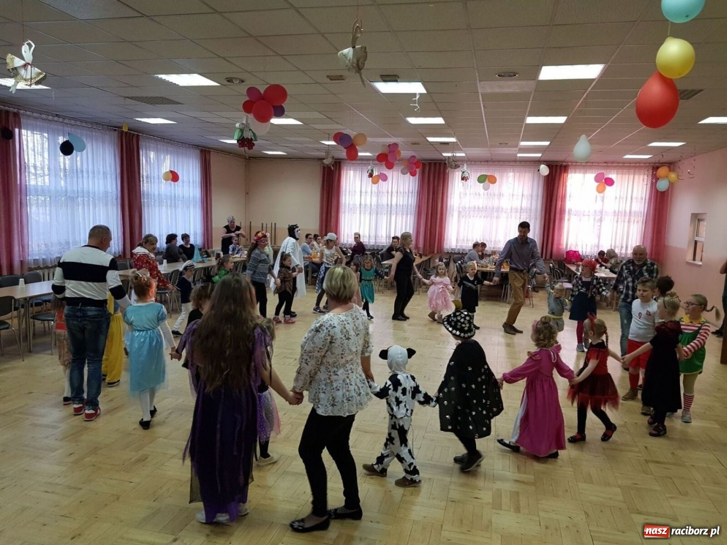 Zdjęcie w galerii na portalu naszraciborz.pl: Księżniczki i potwory w Bojanowie, czyli bal przebierańców w Domu Kultury wiadomości z regionu