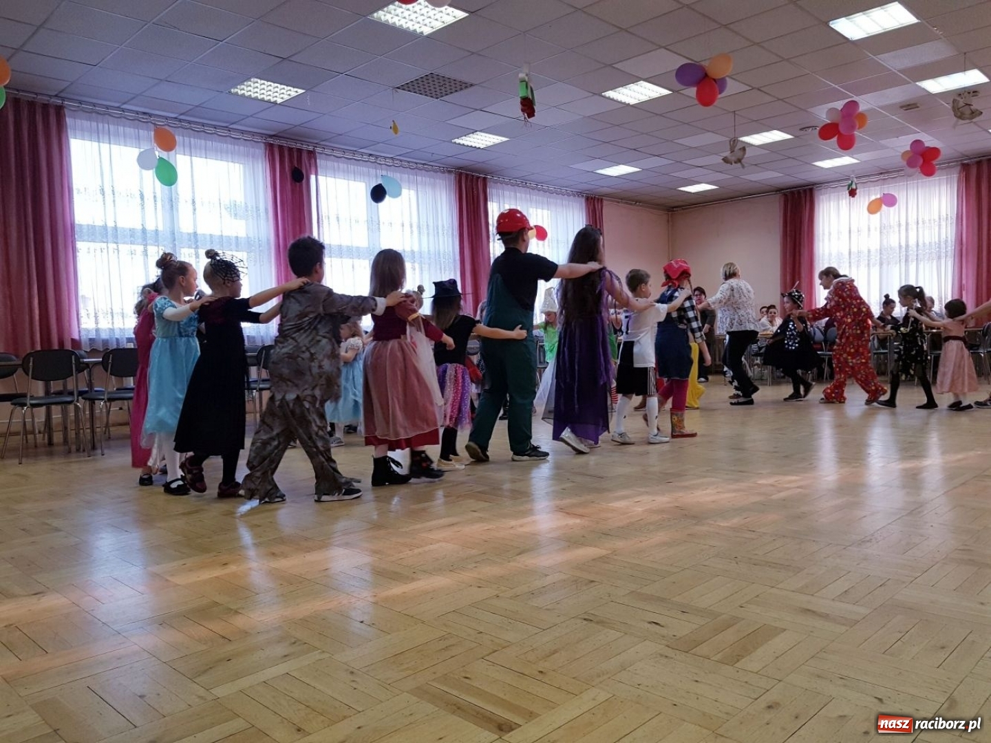 Zdjęcie w galerii na portalu naszraciborz.pl: Księżniczki i potwory w Bojanowie, czyli bal przebierańców w Domu Kultury wiadomości z regionu