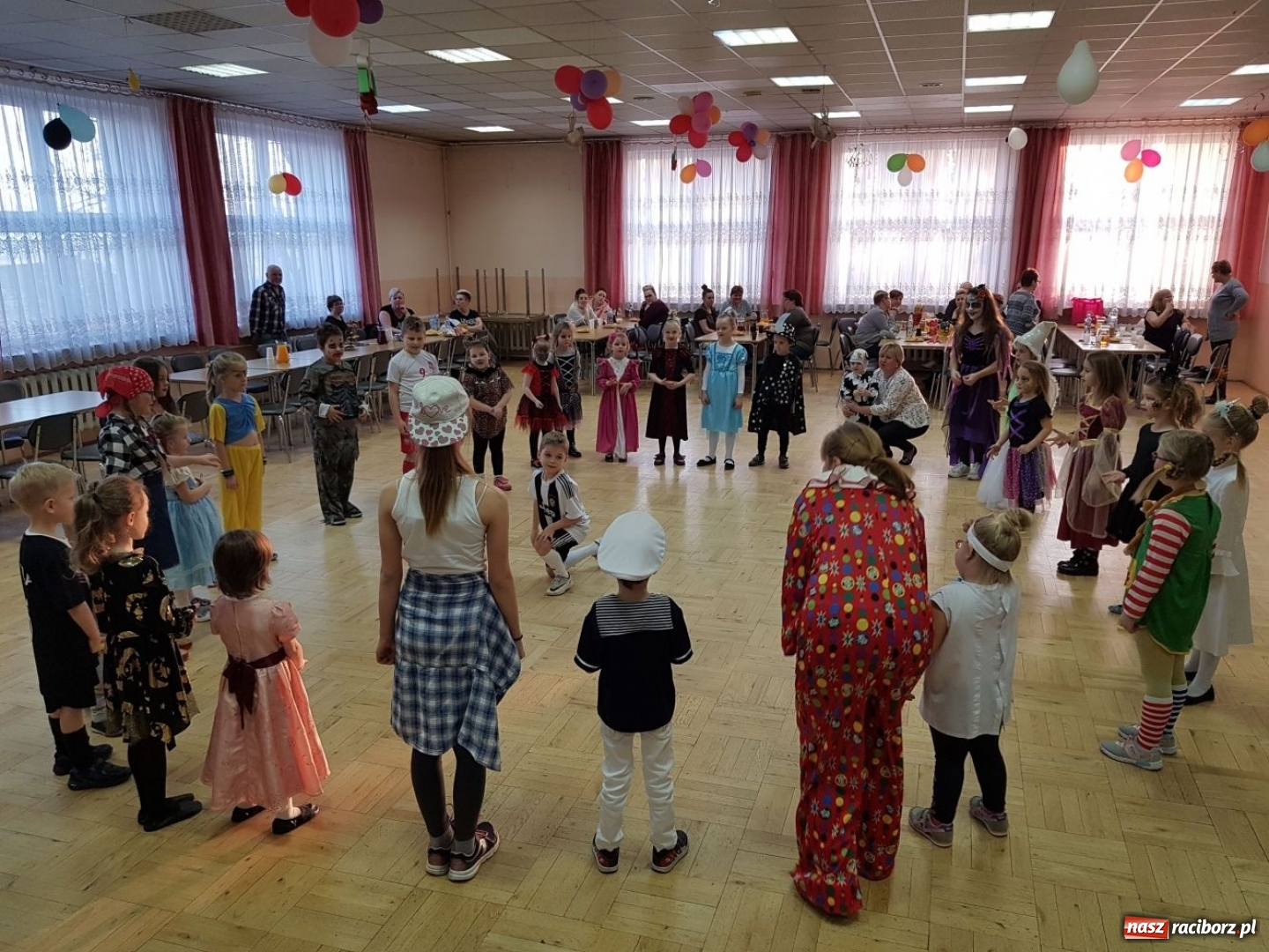 Zdjęcie w galerii na portalu naszraciborz.pl: Księżniczki i potwory w Bojanowie, czyli bal przebierańców w Domu Kultury wiadomości z regionu