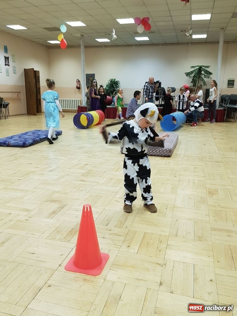 Zdjęcie w galerii na portalu naszraciborz.pl: Księżniczki i potwory w Bojanowie, czyli bal przebierańców w Domu Kultury wiadomości z regionu