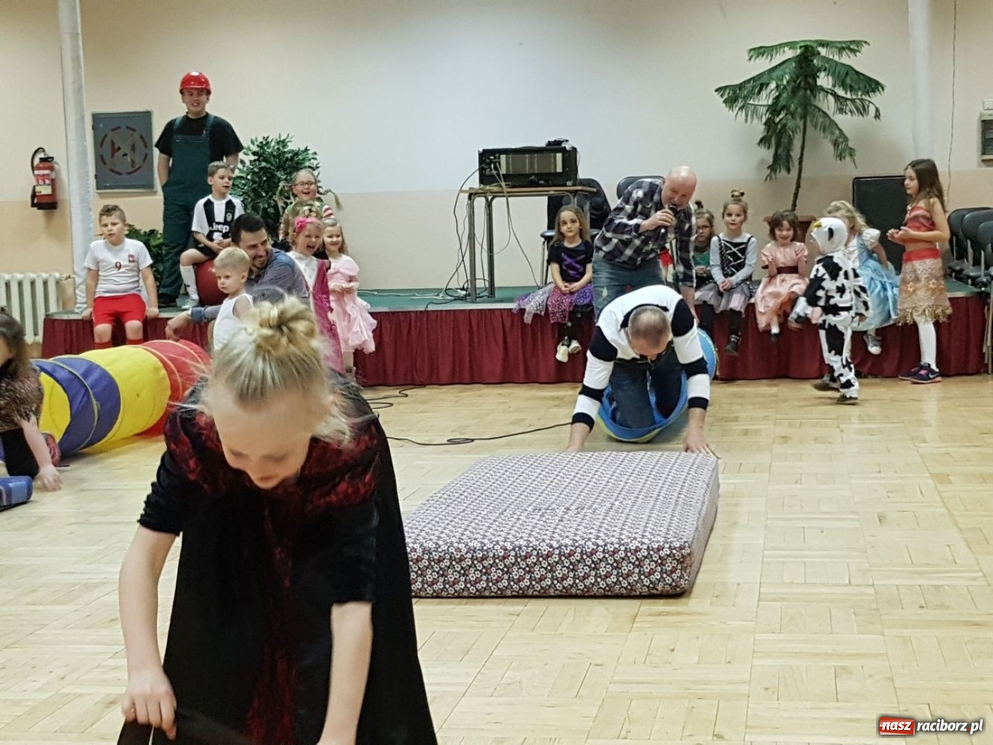 Zdjęcie w galerii na portalu naszraciborz.pl: Księżniczki i potwory w Bojanowie, czyli bal przebierańców w Domu Kultury wiadomości z regionu