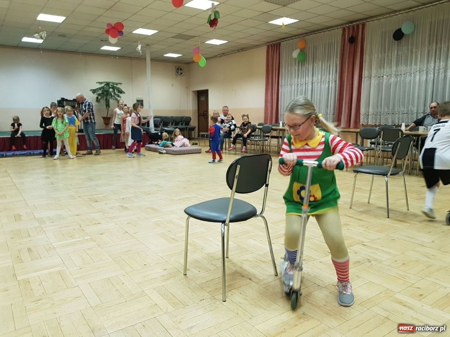 Zdjęcie w galerii na portalu naszraciborz.pl: Księżniczki i potwory w Bojanowie, czyli bal przebierańców w Domu Kultury wiadomości z regionu