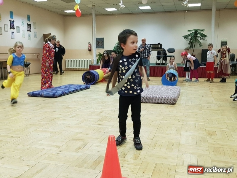 Zdjęcie w galerii na portalu naszraciborz.pl: Księżniczki i potwory w Bojanowie, czyli bal przebierańców w Domu Kultury wiadomości z regionu