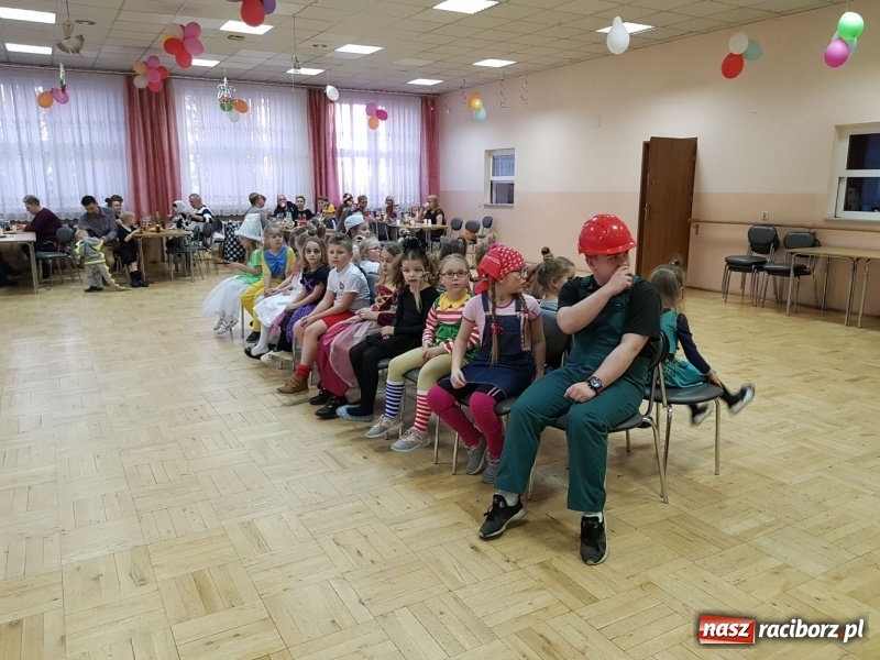 Zdjęcie w galerii na portalu naszraciborz.pl: Księżniczki i potwory w Bojanowie, czyli bal przebierańców w Domu Kultury wiadomości z regionu