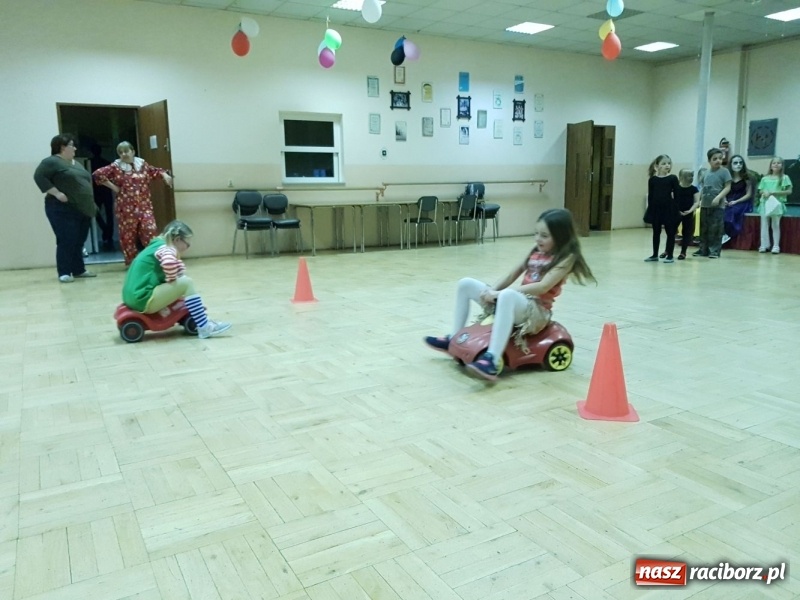 Zdjęcie w galerii na portalu naszraciborz.pl: Księżniczki i potwory w Bojanowie, czyli bal przebierańców w Domu Kultury wiadomości z regionu