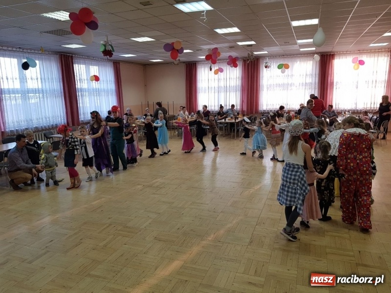 Zdjęcie w galerii na portalu naszraciborz.pl: Księżniczki i potwory w Bojanowie, czyli bal przebierańców w Domu Kultury wiadomości z regionu