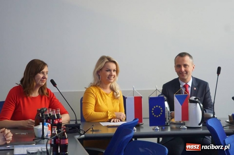 Zdjęcie w galerii na portalu naszraciborz.pl: Piękna Pani Starościna u prezydenta Polowego  wiadomości z regionu