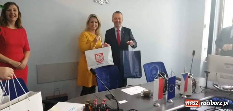Zdjęcie w galerii na portalu naszraciborz.pl: Piękna Pani Starościna u prezydenta Polowego  wiadomości z regionu