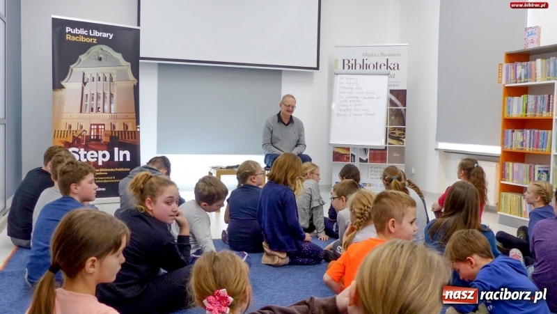 Zdjęcie w galerii na portalu naszraciborz.pl: Jak zostać pisarzem? Sławomir Hanak gościem Ferii z biblioteką wiadomości z regionu