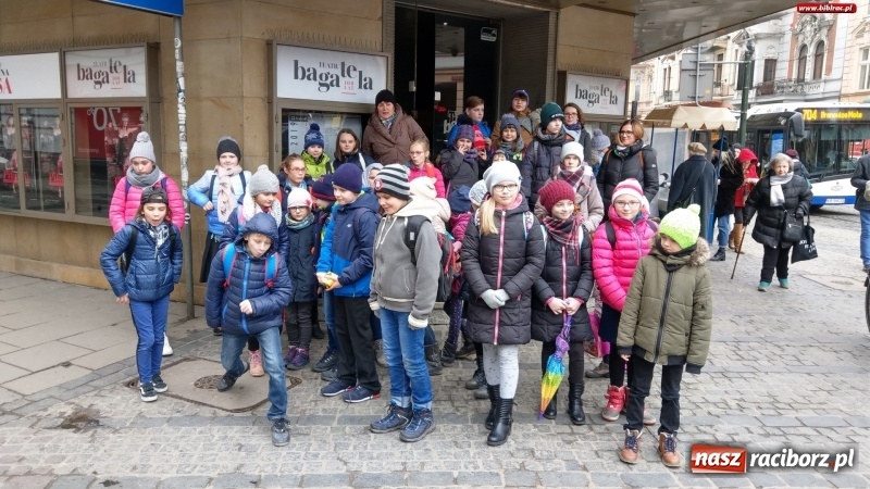 Zdjęcie w galerii na portalu naszraciborz.pl: Uczestnicy Ferii z biblioteką na wycieczce w Krakowie  wiadomości z regionu