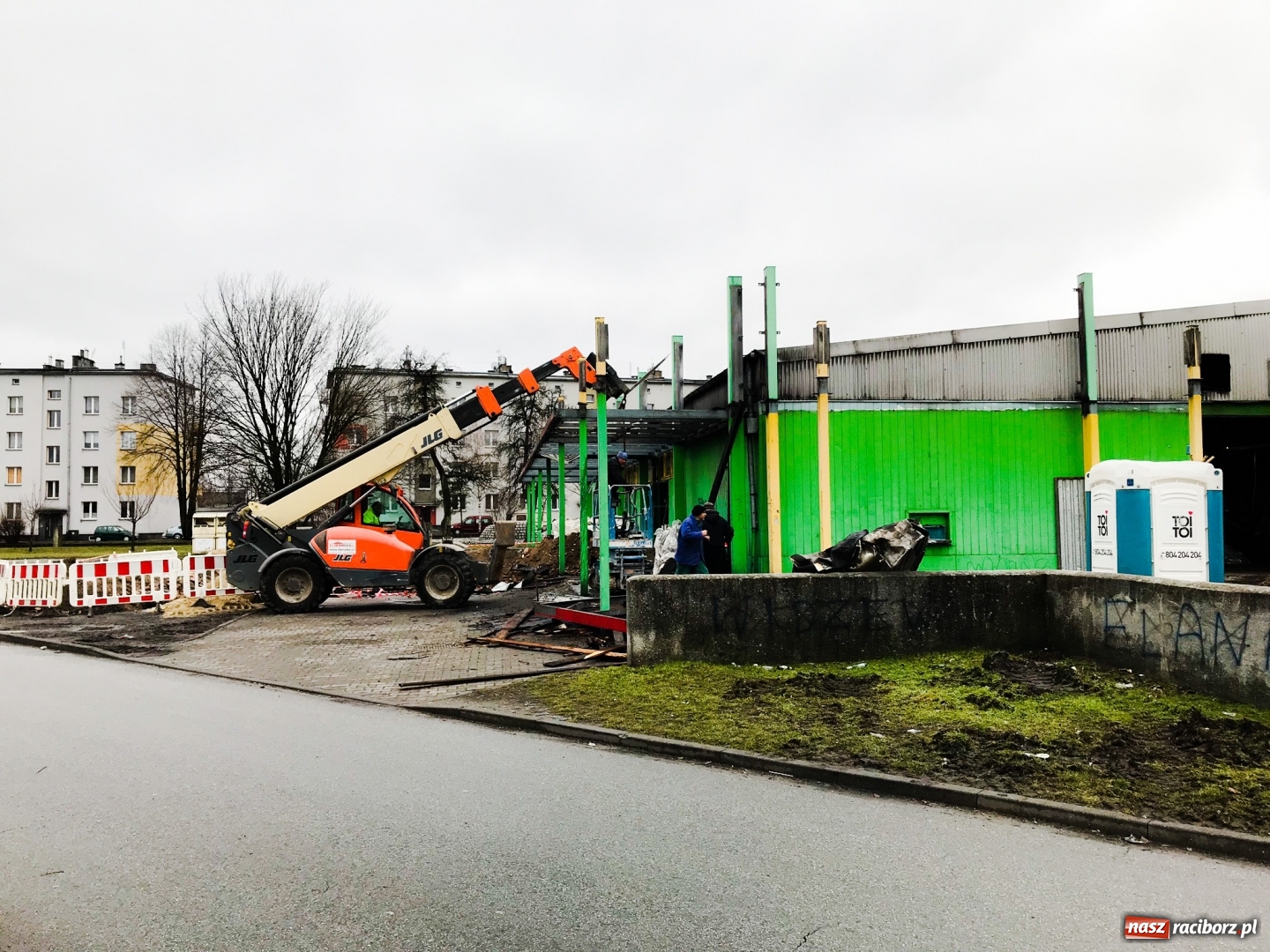 Zdjęcie w galerii na portalu naszraciborz.pl: Napis z Berlinioka odnowiony. W poniedziałek montaż w nowym miejscu wiadomości z regionu