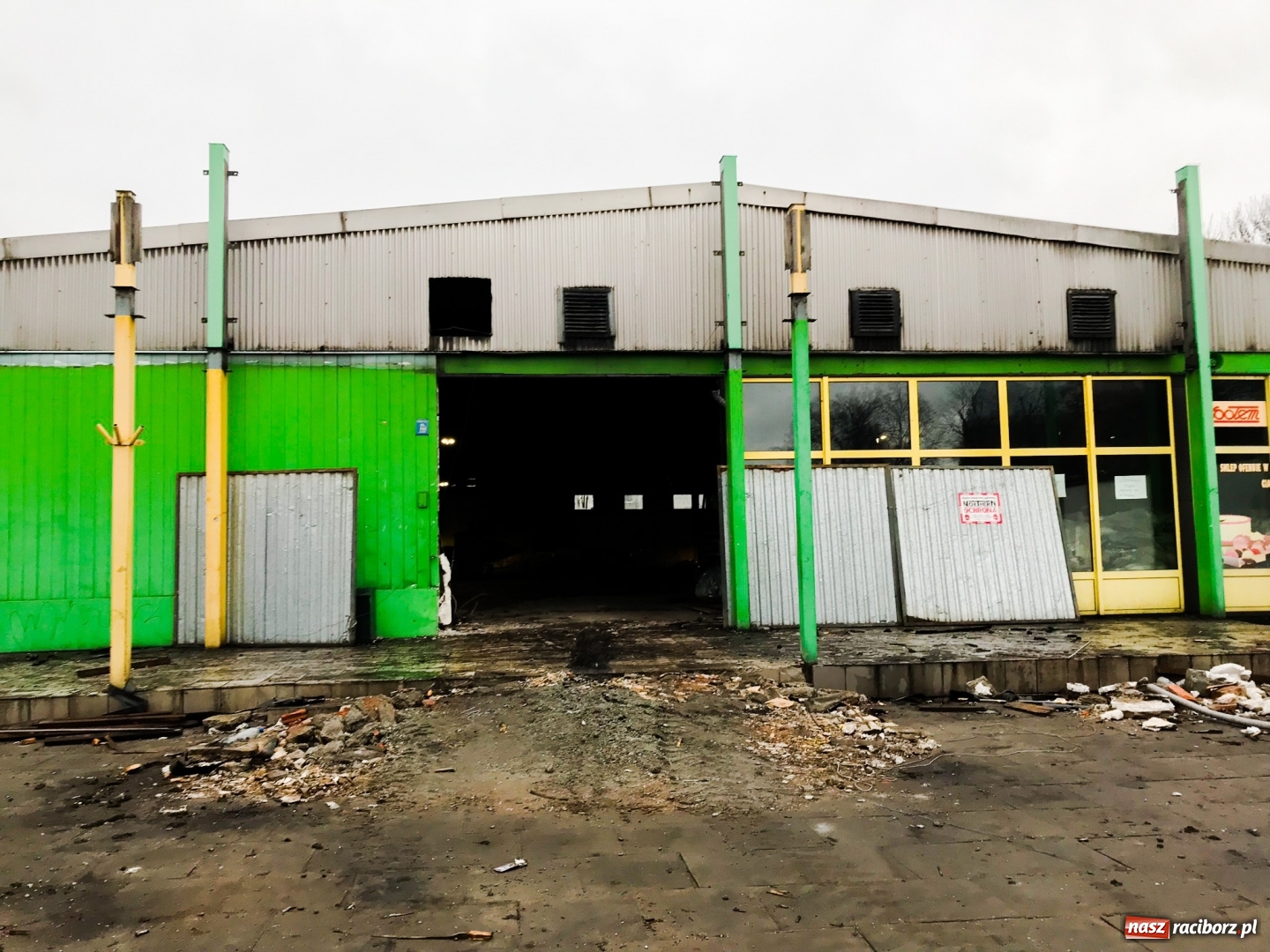 Zdjęcie w galerii na portalu naszraciborz.pl: Napis z Berlinioka odnowiony. W poniedziałek montaż w nowym miejscu wiadomości z regionu