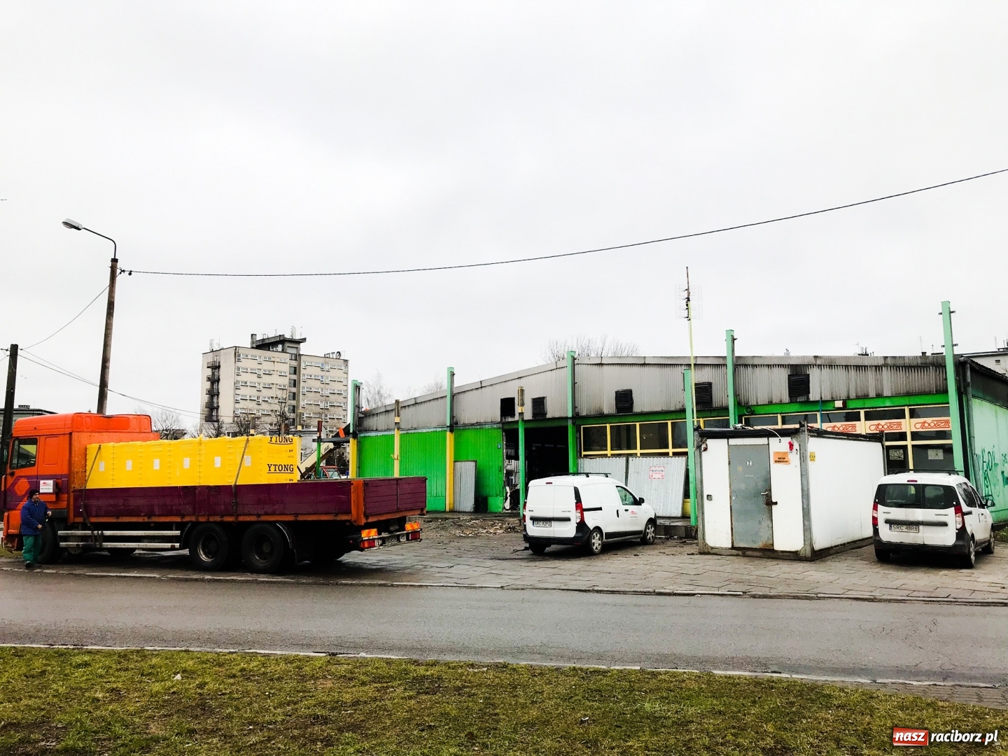 Zdjęcie w galerii na portalu naszraciborz.pl: Napis z Berlinioka odnowiony. W poniedziałek montaż w nowym miejscu wiadomości z regionu