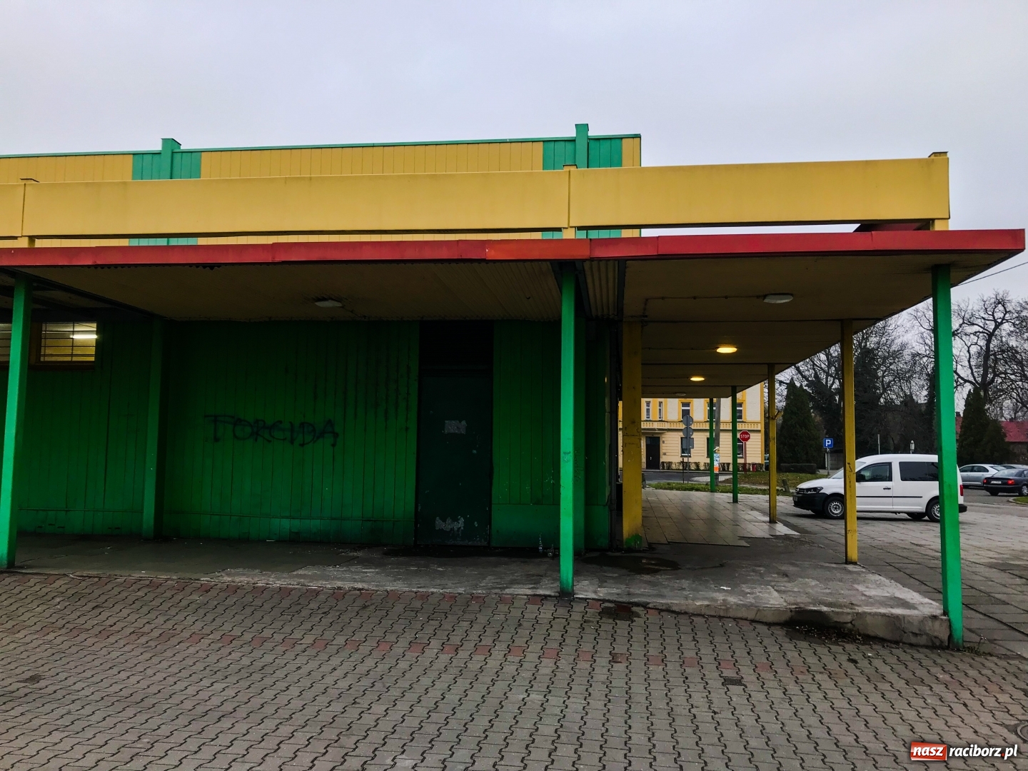 Zdjęcie w galerii na portalu naszraciborz.pl: Napis z Berlinioka odnowiony. W poniedziałek montaż w nowym miejscu wiadomości z regionu