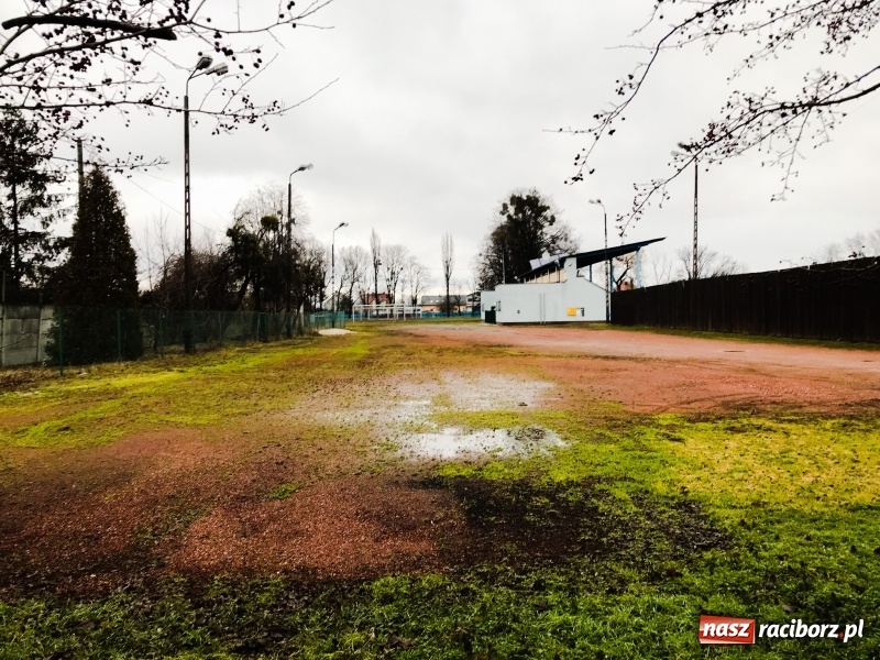 Zdjęcie w galerii na portalu naszraciborz.pl: Srebrna reaktywacja. Prezydent wysyła na Unię geodetów  wiadomości z regionu