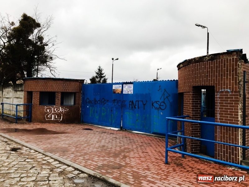 Zdjęcie w galerii na portalu naszraciborz.pl: Srebrna reaktywacja. Prezydent wysyła na Unię geodetów  wiadomości z regionu