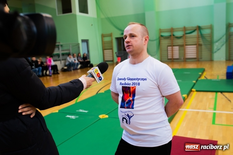 Zdjęcie w galerii na portalu naszraciborz.pl: Maraton Akrobatyczny w Arenie Rafako wiadomości z regionu