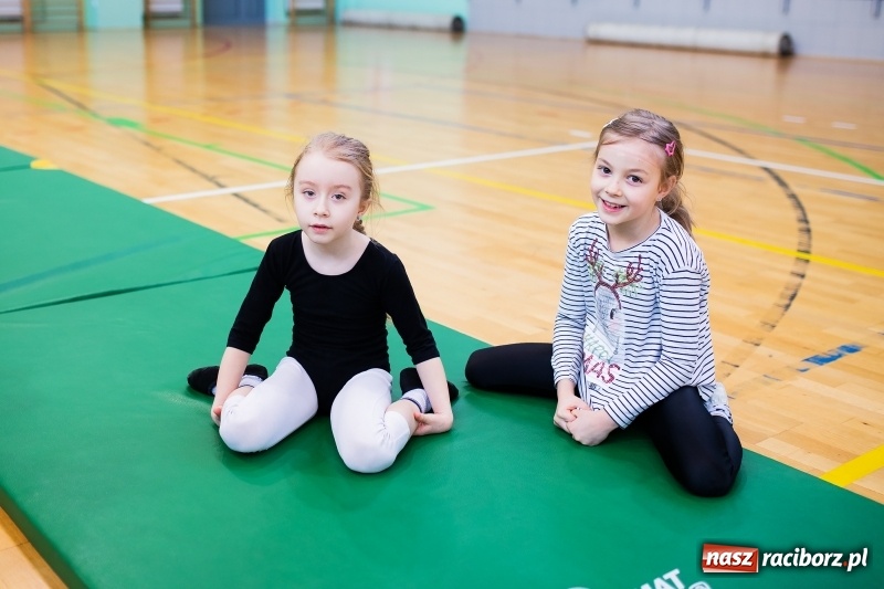 Zdjęcie w galerii na portalu naszraciborz.pl: Maraton Akrobatyczny w Arenie Rafako wiadomości z regionu