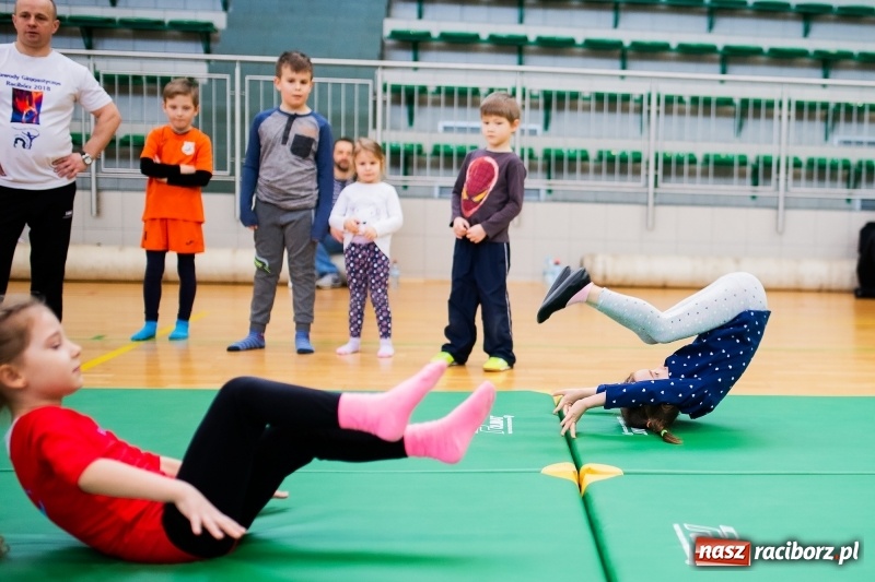 Zdjęcie w galerii na portalu naszraciborz.pl: Maraton Akrobatyczny w Arenie Rafako wiadomości z regionu
