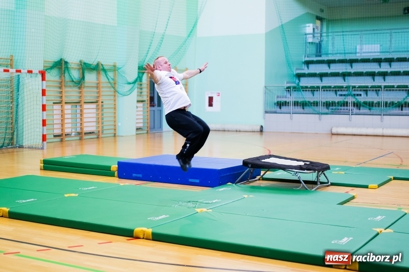 Zdjęcie w galerii na portalu naszraciborz.pl: Maraton Akrobatyczny w Arenie Rafako wiadomości z regionu