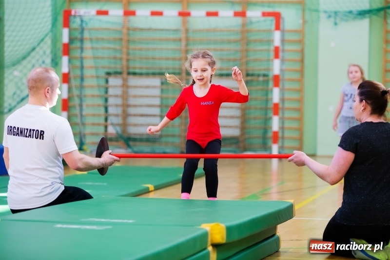 Zdjęcie w galerii na portalu naszraciborz.pl: Maraton Akrobatyczny w Arenie Rafako wiadomości z regionu