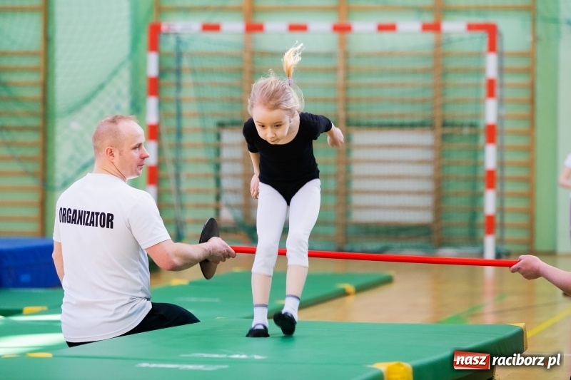 Zdjęcie w galerii na portalu naszraciborz.pl: Maraton Akrobatyczny w Arenie Rafako wiadomości z regionu