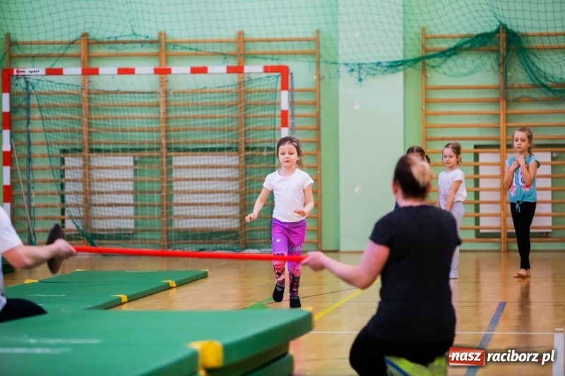 Zdjęcie w galerii na portalu naszraciborz.pl: Maraton Akrobatyczny w Arenie Rafako wiadomości z regionu