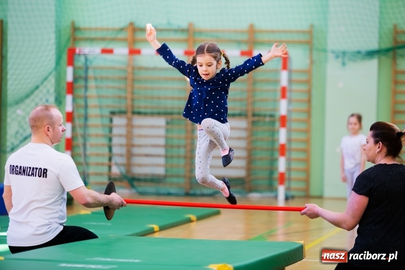 Zdjęcie w galerii na portalu naszraciborz.pl: Maraton Akrobatyczny w Arenie Rafako wiadomości z regionu