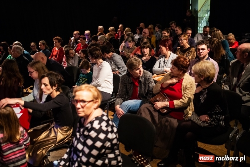 Zdjęcie w galerii na portalu naszraciborz.pl: Powarsztatowy koncert z udziałem Piotra Woźniaka w RCK wiadomości z regionu