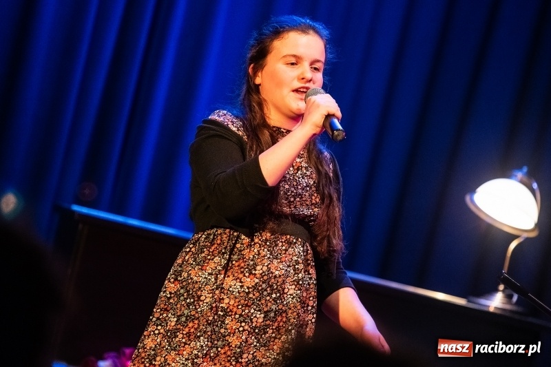 Zdjęcie w galerii na portalu naszraciborz.pl: Powarsztatowy koncert z udziałem Piotra Woźniaka w RCK wiadomości z regionu