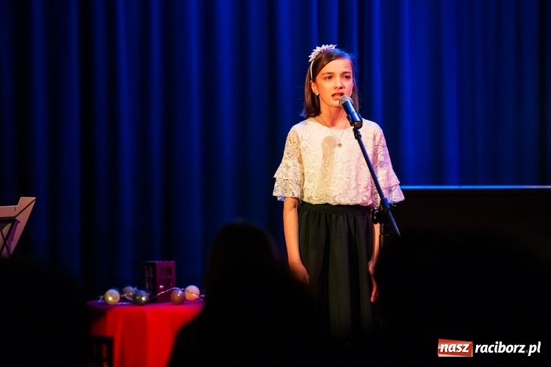 Zdjęcie w galerii na portalu naszraciborz.pl: Powarsztatowy koncert z udziałem Piotra Woźniaka w RCK wiadomości z regionu