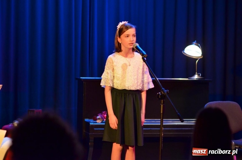 Zdjęcie w galerii na portalu naszraciborz.pl: Powarsztatowy koncert z udziałem Piotra Woźniaka w RCK wiadomości z regionu